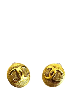 CHANEL Pre-Owned 1980-1990 CC Gold Plated Round Clip On Earrings costume earrings
