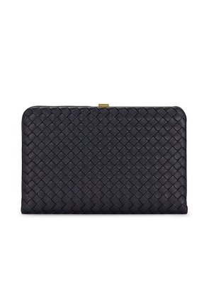 Bottega Veneta Mezzanotte Clutch in Midnight & Brass Vibrato - Navy. Size all.