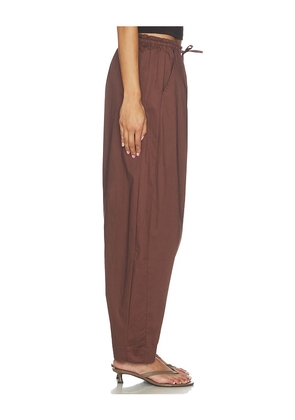 WeWoreWhat Pull On Balloon Pants in Chocolate. Size S. Also in M, XS, L, XL.