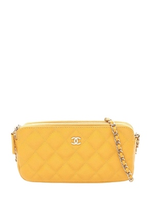 CHANEL Pre-Owned 2019 CC Quilted Caviar Double Zip Clutch With Chain crossbody bag - Yellow