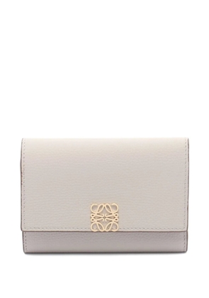 Loewe Pre-Owned 2020s small Anagram vertical trifold wallet - Neutrals