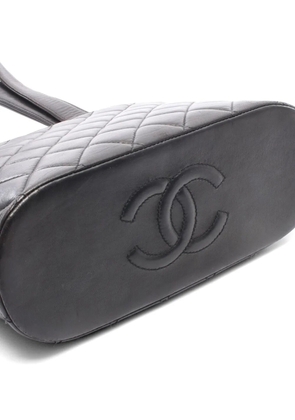 CHANEL Pre-Owned 1996-1997 Matelassé leather shoulder bag - Black
