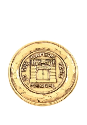 CHANEL Pre-Owned 1970-1980 Gold Plated 31 Rue Cambon Round Brooch costume brooch