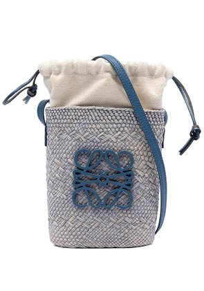 Loewe Pre-Owned 2023 Paulas Ibiza Raffia Anagram Square Pocket bucket bag - Blue
