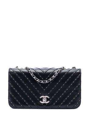 CHANEL Pre-Owned 2018 Chevron Lambskin Stud Wars Full Flap shoulder bag - Black