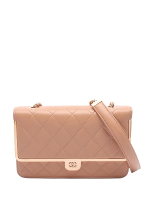 CHANEL Pre-Owned 2021s Matelassé leather chain wallet - Pink