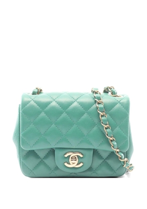 CHANEL Pre-Owned 2021s mini Matelassé leather shoulder bag - Green
