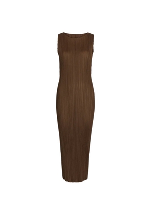 Issey Miyake pleated sleeveless maxi dress - Brown