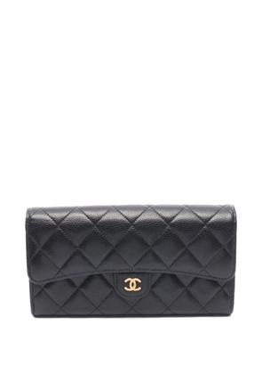 CHANEL Pre-Owned 2021-2022 Matelassé Caviar wallet - Black