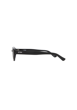 Otra Greta Sunglasses in Black.