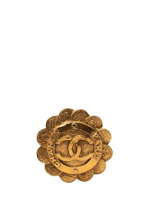 CHANEL Pre-Owned 1980-1990 CC Gold Plated Flower Coin Brooch costume brooch