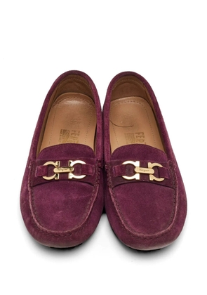 Ferragamo Pre-Owned Gancini suede loafers - Purple