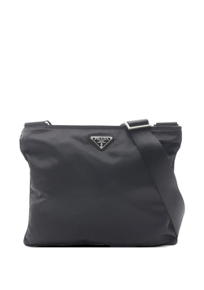 Prada Pre-Owned 2010s logo-plaque shoulder bag - Black