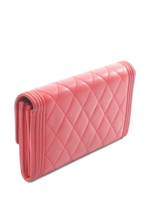 CHANEL Pre-Owned 2013-2014 Boy Chanel quilted wallet - Red
