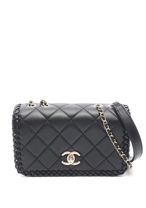 CHANEL Pre-Owned 2021 matelassé braided-trim shoulder bag - Black