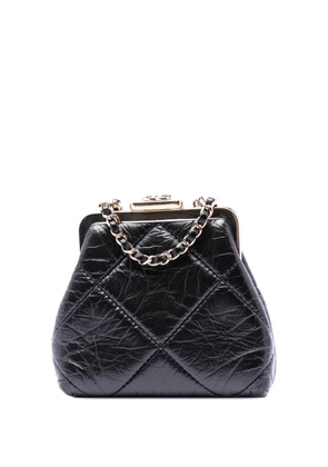 CHANEL Pre-Owned 2020 Quilted Aged Lambskin Kiss Lock Clutch with Chain crossbody bag - Black
