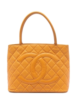 CHANEL Pre-Owned 2003-2004 Caviar Medallion tote bag - Yellow
