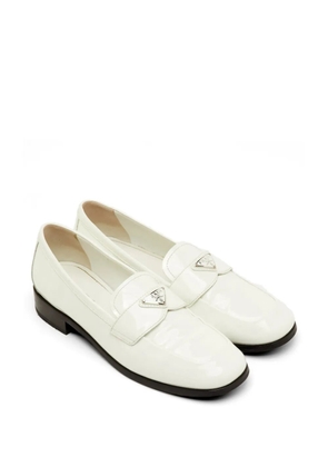 Prada Pre-Owned patent-leather logo-plaque loafers - White