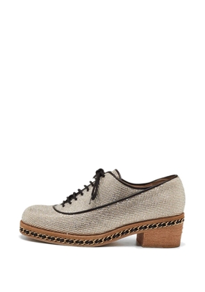 CHANEL Pre-Owned crystal-embellished chain-trim Oxford shoes - Neutrals