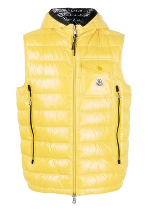 Moncler chest logo-patch padded gilet - Yellow