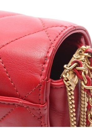CHANEL Pre-Owned 2020-2021 Matelassé chain shoulder bag - Red