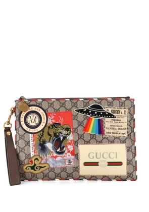 Gucci Pre-Owned Courrier Pouch GG Coated Canvas with Applique clutch bag - Brown