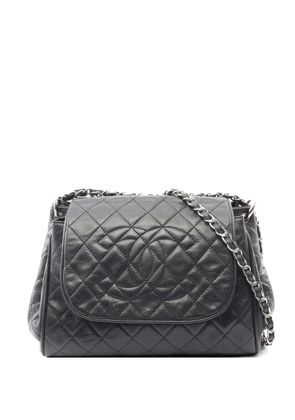 CHANEL Pre-Owned 2008-2009 matelassé Caviar-leather shoulder bag - Black