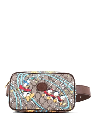 Gucci Pre-Owned Disney Donald Duck Printed GG Coated Canvas belt bag - Brown