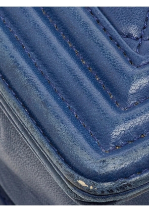 CHANEL Pre-Owned Boy quilted shoulder bag - Blue