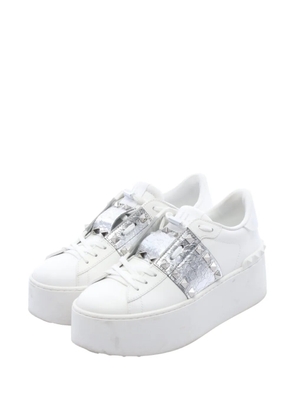Valentino Garavani Pre-Owned 2000s Rockstud platform sneakers - White