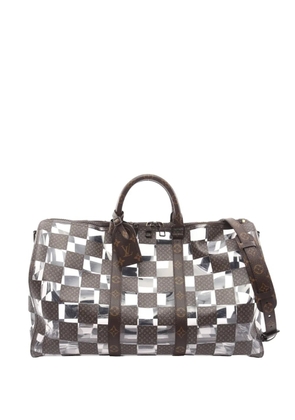 Louis Vuitton Pre-Owned 2010s Monogram Chess Keepall Bandoulière 50 luggage bag - Brown