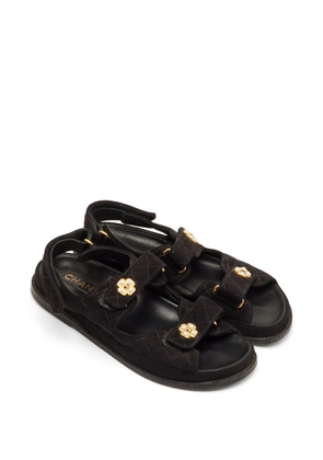 CHANEL Pre-Owned Quilted touch-strap sandals - Black