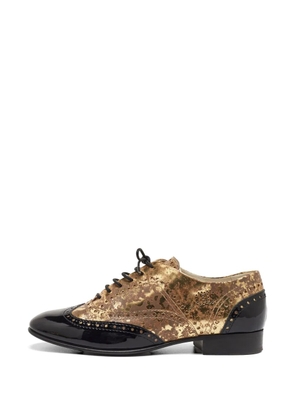 CHANEL Pre-Owned brogue oxford shoes - Gold