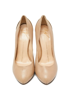 Giuseppe Zanotti Vintage round-toe leather pumps - Neutrals