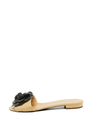 CHANEL Pre-Owned Camellia flat sandals - Neutrals