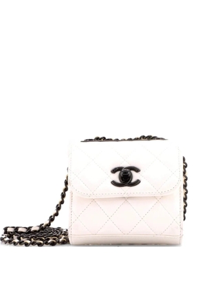 CHANEL Pre-Owned So Black Trendy CC Clutch with Chain Quilted Lambskin Small shoulder bag - White