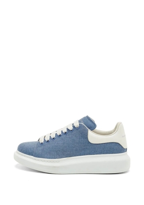 Alexander McQueen Pre-Owned oversized lace-up sneakers - Blue
