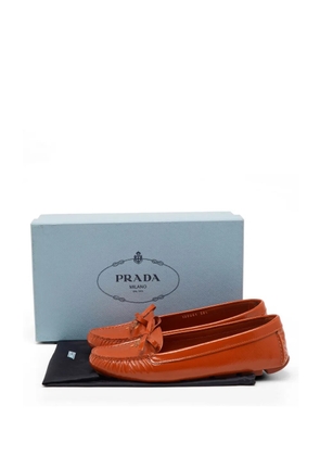 Prada Pre-Owned bow-detail loafers - Orange