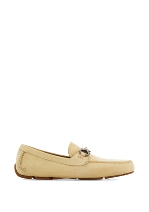 Ferragamo Gancini ornament driver loafers - Neutrals