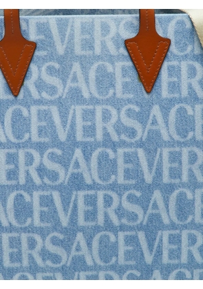 Versace Pre-Owned 2023 Allover denim tote bag - Blue