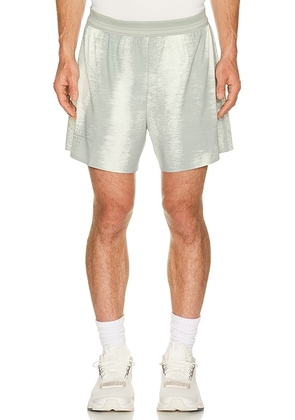 On Performance Shorts Terra in Seedling & Tin - Green. Size XL/1X (also in M, L).