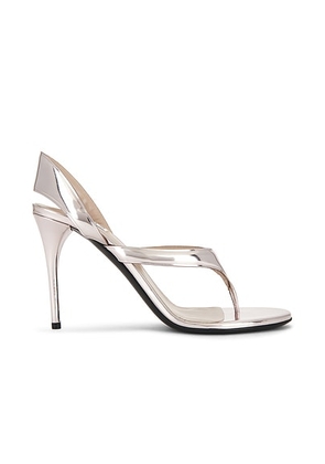 ALAÏA Thong Sandal in Blush Argent - Metallic. Size 40 (also in ).