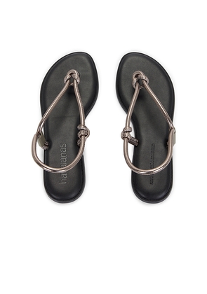 Havaianas Una A?a? Sandal in Black. Size 39. Also in 40, 35, 36, 37, 38.