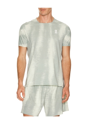 On Performance-T Terra in Green. Size S. Also in M, L, XL/1X.