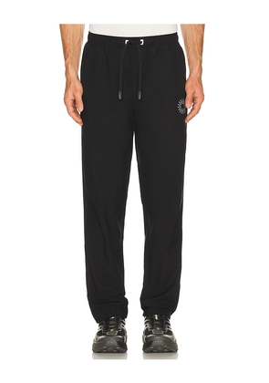 Paradise Zero Cross Train Jogger in Black. Size M. Also in L, XL/1X.