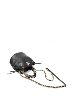 CHANEL Pre-Owned quilted CC bucket bag - Black