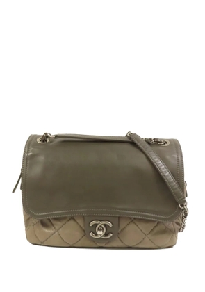 CHANEL Pre-Owned CC turn-lock quilted shoulder bag - Neutrals