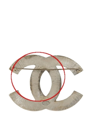 CHANEL Pre-Owned CC crystal brooch - Silver