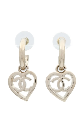 CHANEL Pre-Owned CC heart earrings - Gold