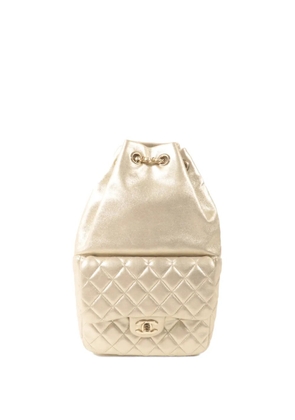 CHANEL Pre-Owned quilted CC turn-lock backpack - Gold